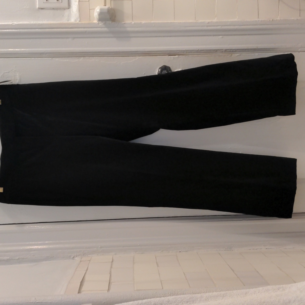 NWT Saks  Fifth Ave.Plush velvet pants, slacks , Cotton, spandex. Black. Classic
